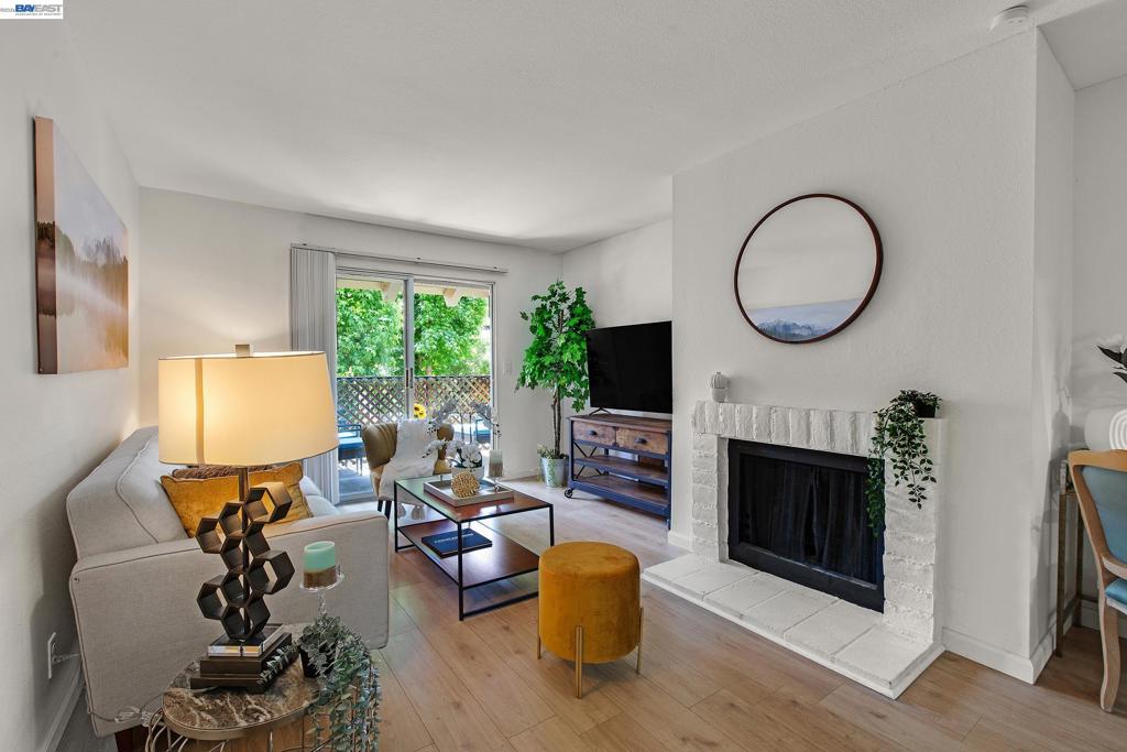 247 N Capitol Ave #280