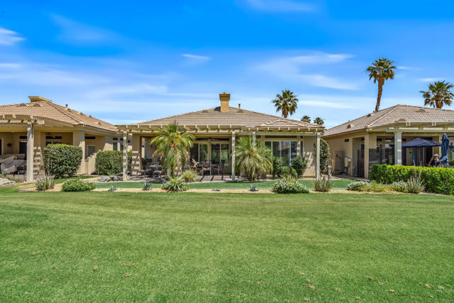 80435 Muirfield Drive, Indio CA: https://media.crmls.org/mediaz/e822951d-7645-484b-ba68-01bf3e024e54.jpg