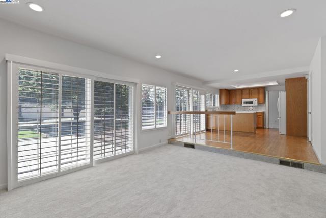 1927 Foxswallow Cir, Pleasanton CA: https://media.crmls.org/mediaz/e82303d4-ac27-4d86-bdb8-aa99f0bb7002.jpg