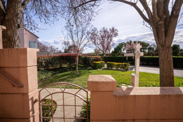 388 Montecito Way, Milpitas CA: https://media.crmls.org/mediaz/e8231c08-1385-429c-a37e-7e507cd3e3c1.jpg