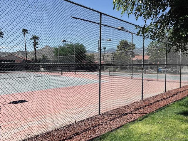 6135 Montecito Dr #5, Palm Springs, CA 92264