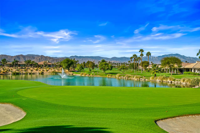 44327 Royal Lytham Drive, Indio CA: https://media.crmls.org/mediaz/e823da53-c317-4164-a9ba-0f9916c818f7.jpg