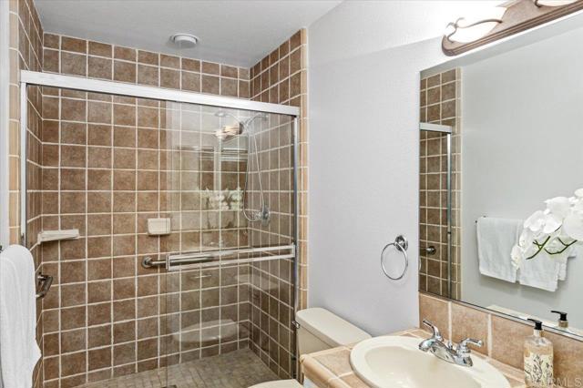 3439 Via Loma Vista, Escondido CA: https://media.crmls.org/mediaz/e823ebda-22a7-4dfb-a3a9-b5b28edb4913.jpg