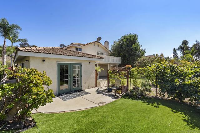 2332 Back Nine St, Oceanside CA: https://media.crmls.org/mediaz/e823f838-9f33-4935-b211-495465bc1382.jpg