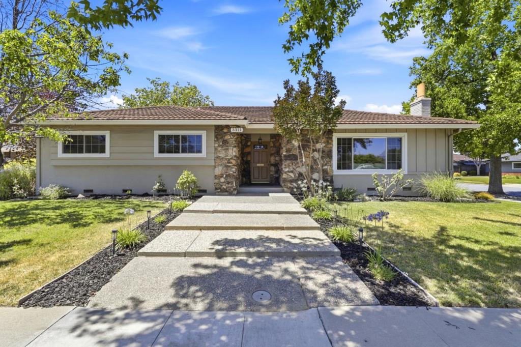3311 Beacon Lane