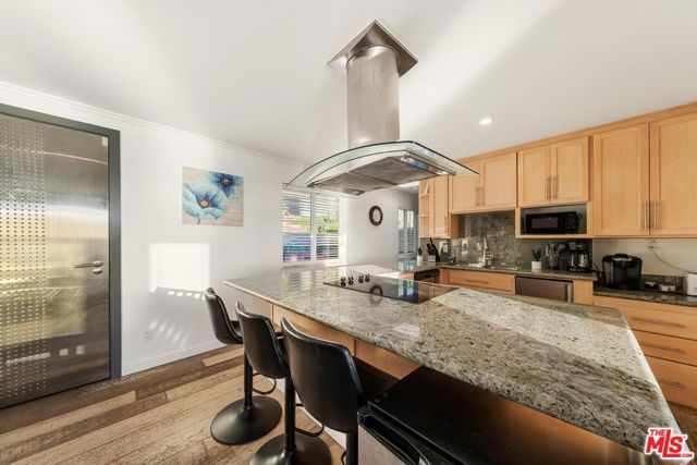 43000 Pacific Coast Highway, Malibu CA: https://media.crmls.org/mediaz/e824c314-199c-4475-8f36-96d0c5c182d0.jpg