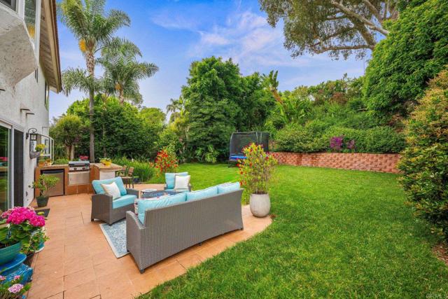 2702 Jacaranda Avenue, Carlsbad CA: https://media.crmls.org/mediaz/e8252e92-d399-4414-abed-65922efbdf1a.jpg