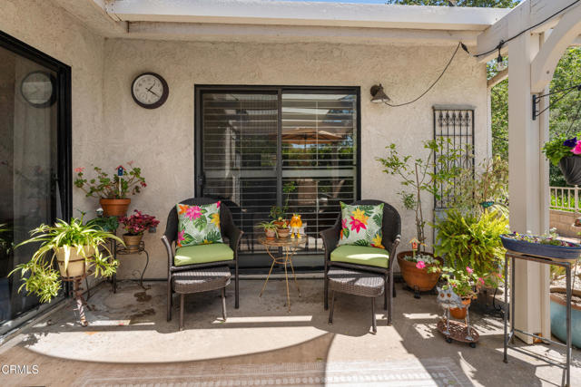 6378 Lada Avenue, Camarillo CA: https://media.crmls.org/mediaz/e8261ae9-832c-404c-9f04-53a0300f8b01.jpg