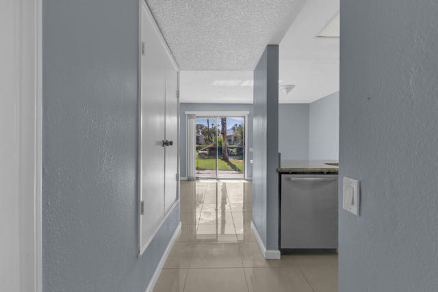 Image 28 of 42 For 43 Lakeview Circle