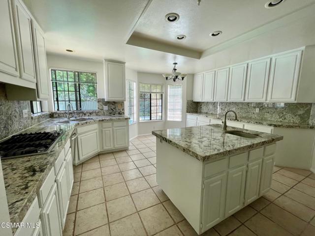 5580 Eagle Point Circle, Westlake Village CA: https://media.crmls.org/mediaz/e8267911-a7d9-4186-bbaf-25206a87f9a6.jpg