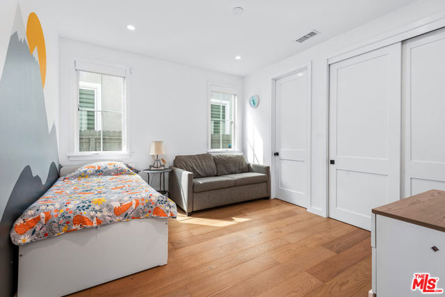 7614 Truxton Avenue, Los Angeles CA: https://media.crmls.org/mediaz/e826c0b0-eff2-476b-a819-9971d5023b7e.jpg