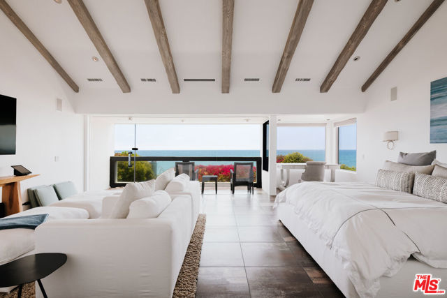 23614 Malibu Colony Road, Malibu CA: https://media.crmls.org/mediaz/e827401d-7897-4364-bc1e-681c65be7e04.jpg