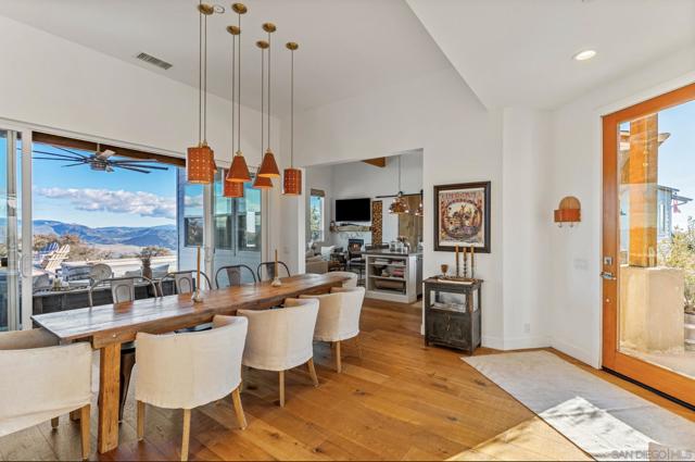 31071 Panorama Trail, Santa Ysabel CA: https://media.crmls.org/mediaz/e827575e-64da-4795-b518-99add6e5d3ce.jpg