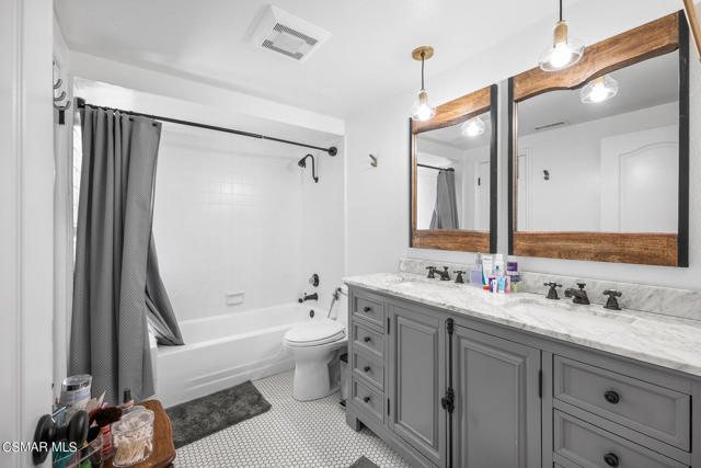 1267 Willsbrook Court, Westlake Village CA: https://media.crmls.org/mediaz/e82762de-13de-40a8-8c1d-d53004e73f10.jpg
