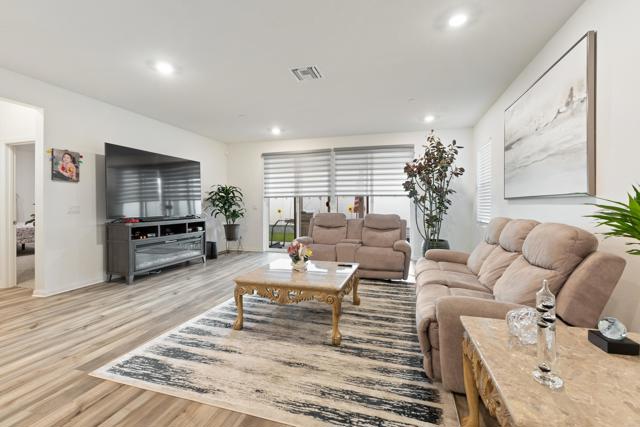 25709 Buckeye Meadow Lane, Homeland CA: https://media.crmls.org/mediaz/e8276d1e-5e4b-4c00-abea-1841c009048d.jpg