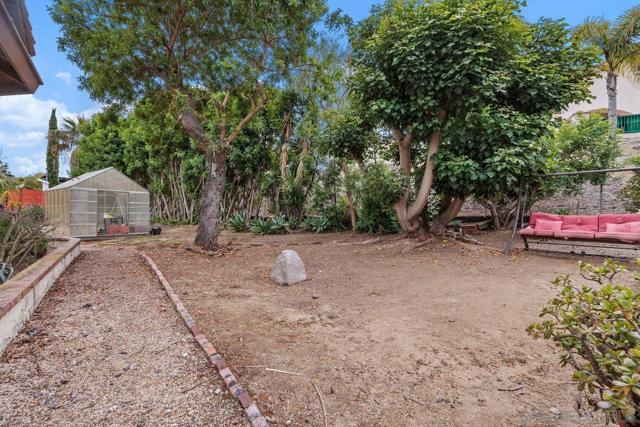 Image 25 of 50 For 2238 Oceanview Rd