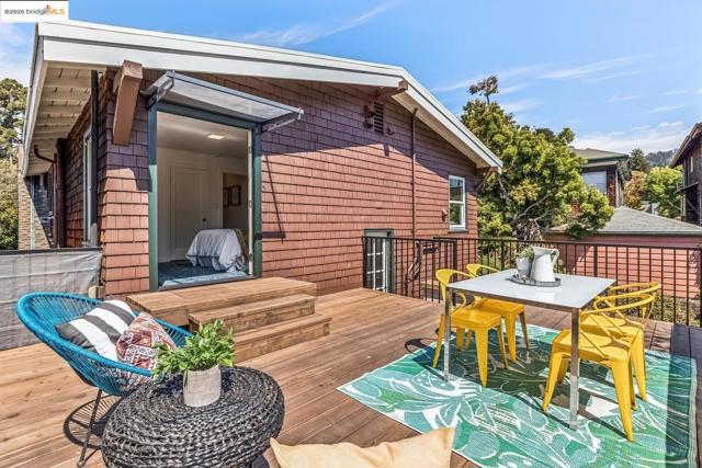 1936 Berryman ST, Berkeley CA: https://media.crmls.org/mediaz/e82800c7-9807-4a58-95c4-a95b33b99da0.jpg
