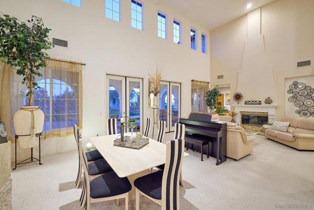 17010 Butterfield Trl, Poway CA: https://media.crmls.org/mediaz/e828113f-300a-4b36-a71c-15eb3393270e.jpg