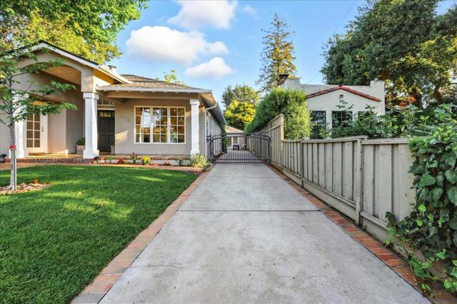 162 Del Monte Avenue, Los Altos CA: https://media.crmls.org/mediaz/e8282b47-f668-4809-9147-b9ea7a2ad5cc.jpg