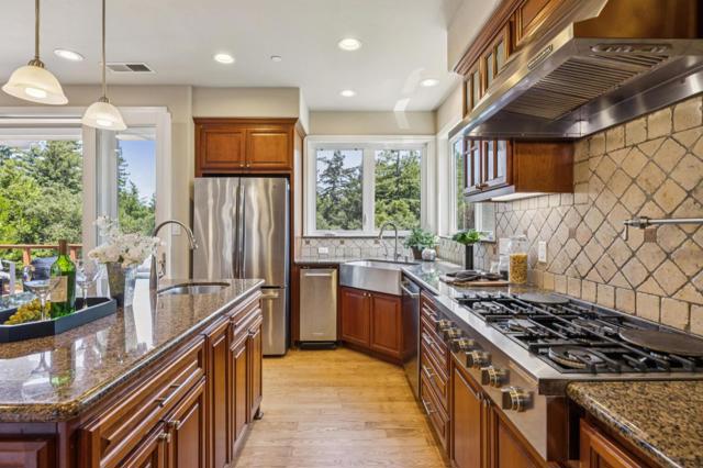 23583 Summit Road, Los Gatos CA: https://media.crmls.org/mediaz/e82a5431-5901-46fd-94e9-c06d98c86208.jpg