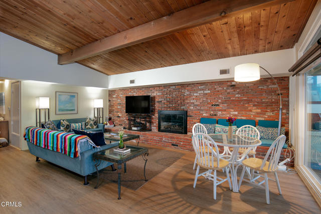 Detail Gallery Image 6 of 21 For 1235 Capri Way, Oxnard,  CA 93035 - 5 Beds | 2/1 Baths