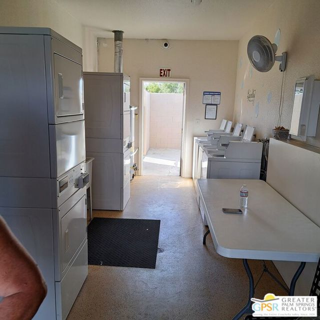 18555 Roberts Road, Desert Hot Springs CA: https://media.crmls.org/mediaz/e82aff6a-95f0-4c20-8b88-06e8cb96e66c.jpg