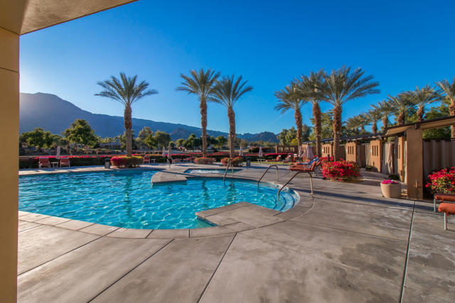 81810 La Paz Court, La Quinta CA: https://media.crmls.org/mediaz/e82b0c99-8986-42d9-9621-ff06dfbb6aec.jpg