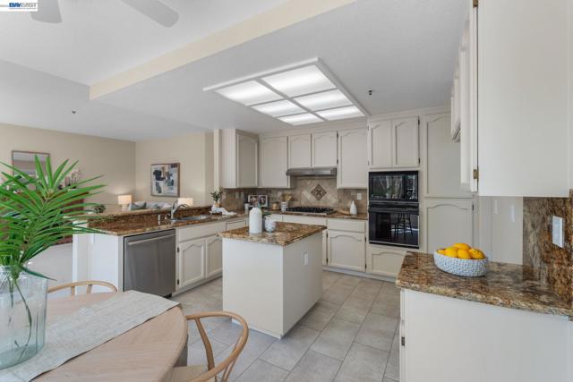 Image 11 of 40 For 912 Loyola Way