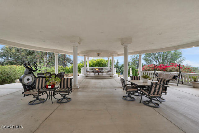 932 Rosario Drive, Thousand Oaks CA: https://media.crmls.org/mediaz/e82b207b-b395-40eb-9fd1-e61bc5940c69.jpg