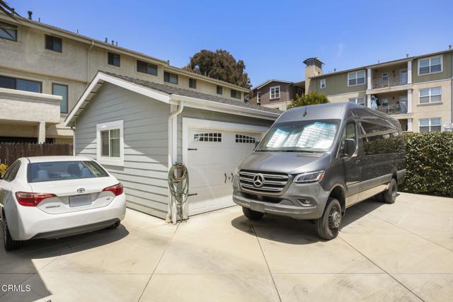 168 S Palm Street, Ventura CA: https://media.crmls.org/mediaz/e82bb600-c8f1-4630-bc0a-8fb7ef0e3771.jpg