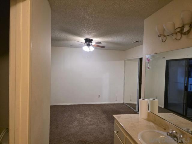 1332 LA TEMPRA CORTE, Chula Vista CA: https://media.crmls.org/mediaz/e82bf760-226f-4bdd-b94b-bd711f7c5f1d.jpg