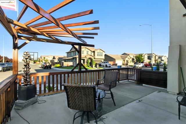 536 Aster St, Vacaville CA: https://media.crmls.org/mediaz/e82c6864-d675-44ae-96cb-6de16698cc15.jpg