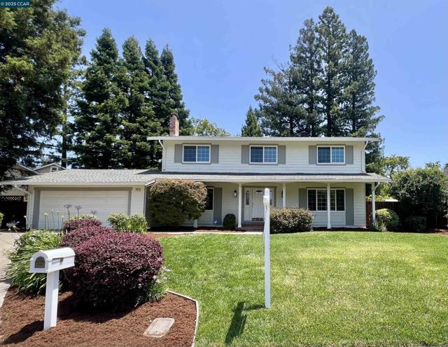 222 Scotts Mill Ct, Danville CA: https://media.crmls.org/mediaz/e82d1a69-efcc-4e05-8c5a-b118b37926bc.jpg