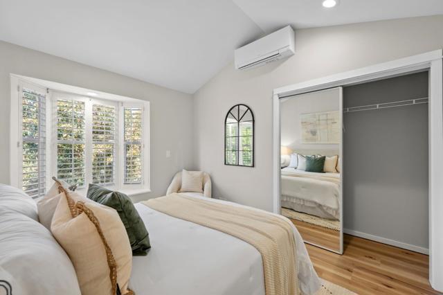 3554 Oak Knoll Drive, Redwood City CA: https://media.crmls.org/mediaz/e82d9b62-a3e0-47d7-9763-b4ba66102856.jpg