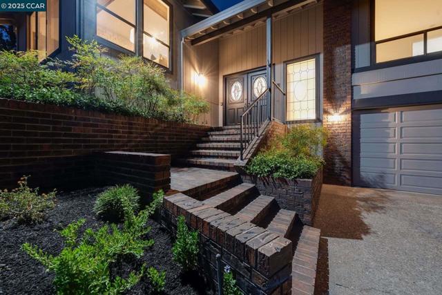 36 Candlewood Place, Walnut Creek CA: https://media.crmls.org/mediaz/e82db48c-344e-4438-a3e1-bcb51595886a.jpg