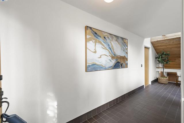 6425 Zinn Dr, Oakland CA: https://media.crmls.org/mediaz/e82e0e1f-45fe-4569-b90c-850523518eea.jpg