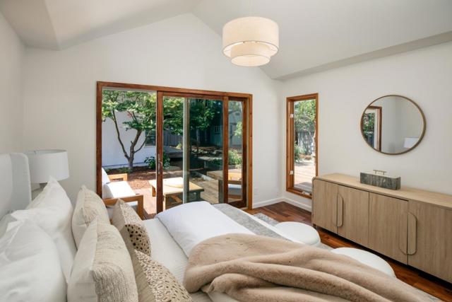 4112 Fair Oaks Avenue, Menlo Park CA: https://media.crmls.org/mediaz/e82e2ef7-393d-4749-acc1-4331b29ee5c8.jpg