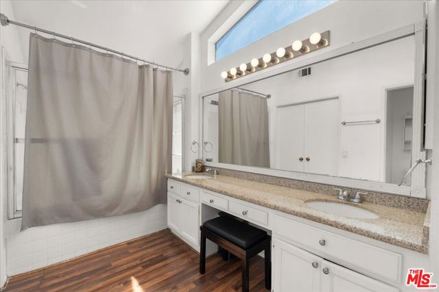 3228 Rollingridge Avenue, Palmdale CA: https://media.crmls.org/mediaz/e82e3e57-025f-45e4-beee-2d1f18061fa4.jpg