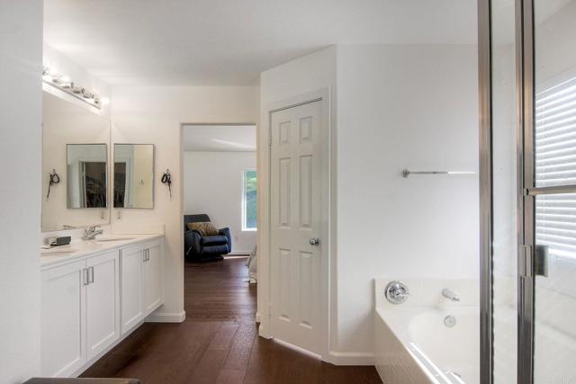 Detail Gallery Image 20 of 41 For 1379 Corte Bagalso, San Marcos,  CA 92069 - 4 Beds | 3 Baths