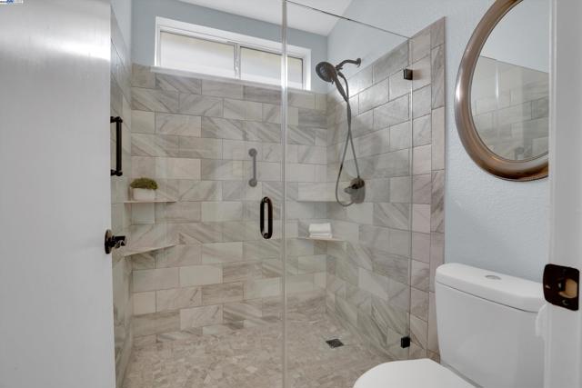 631 Splitrail Ct, Livermore CA: https://media.crmls.org/mediaz/e82edf6a-380e-45db-8938-9f5d00be68b9.jpg