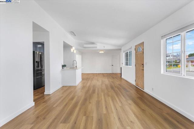 24753 Willimet Way, Hayward CA: https://media.crmls.org/mediaz/e82f7e8b-ac65-4910-b3b7-4fcfbb120fcb.jpg