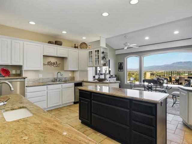 31755 Rancho Vista Road, Temecula CA: https://media.crmls.org/mediaz/e82fb78a-5e3f-48b3-b79a-35a86acd0fc4.jpg