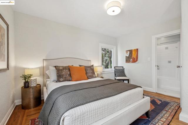 1675 Visalia Ave, Berkeley CA: https://media.crmls.org/mediaz/e82fdd81-1374-4bdd-9d91-6596a682a059.jpg