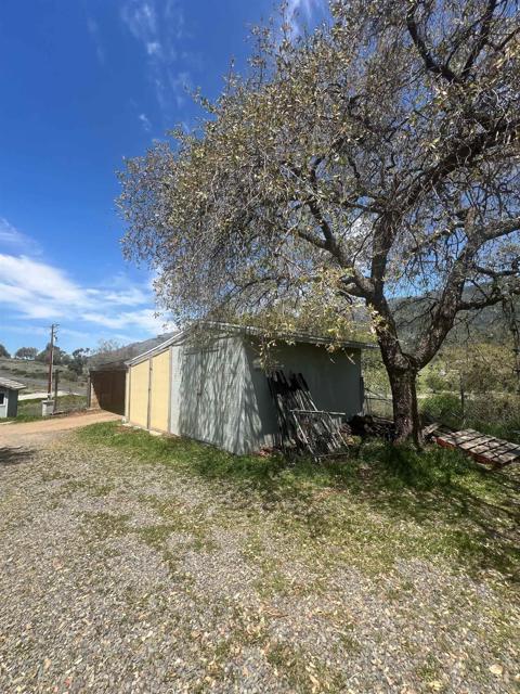 31913 Calle El Potrero, Pauma Valley CA: https://media.crmls.org/mediaz/e82fdd8e-f0ab-4a60-a8b9-cc2ec1223ed8.jpg