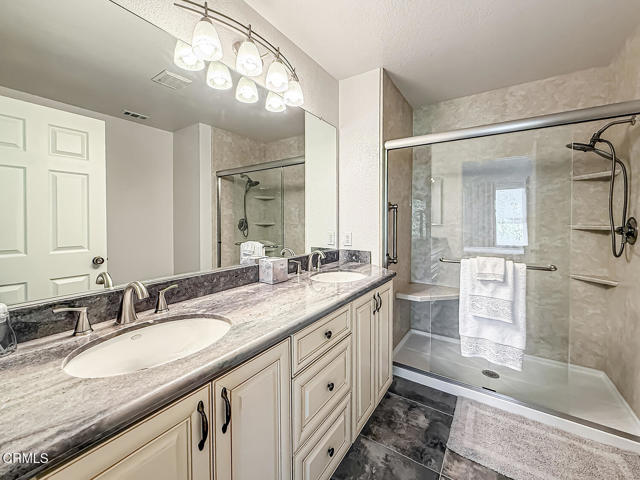 5965 Paseo Encantada, Camarillo CA: https://media.crmls.org/mediaz/e8304f89-d543-4f40-a746-ca07299e9f2f.jpg