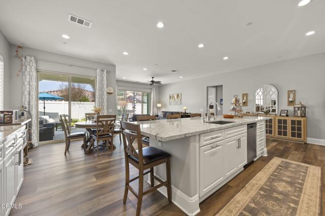 508 Autumn Path Lane, Santa Paula CA: https://media.crmls.org/mediaz/e8309b03-9576-4c19-83df-3e62a5869559.jpg