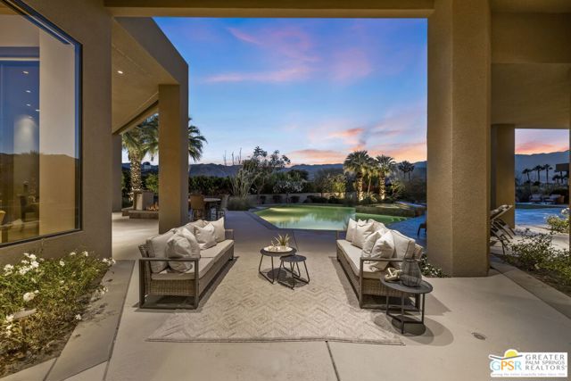 4 Paradise Cove Court, Rancho Mirage CA: https://media.crmls.org/mediaz/e830b14d-a237-44a4-8874-ce25ecd2cf80.jpg