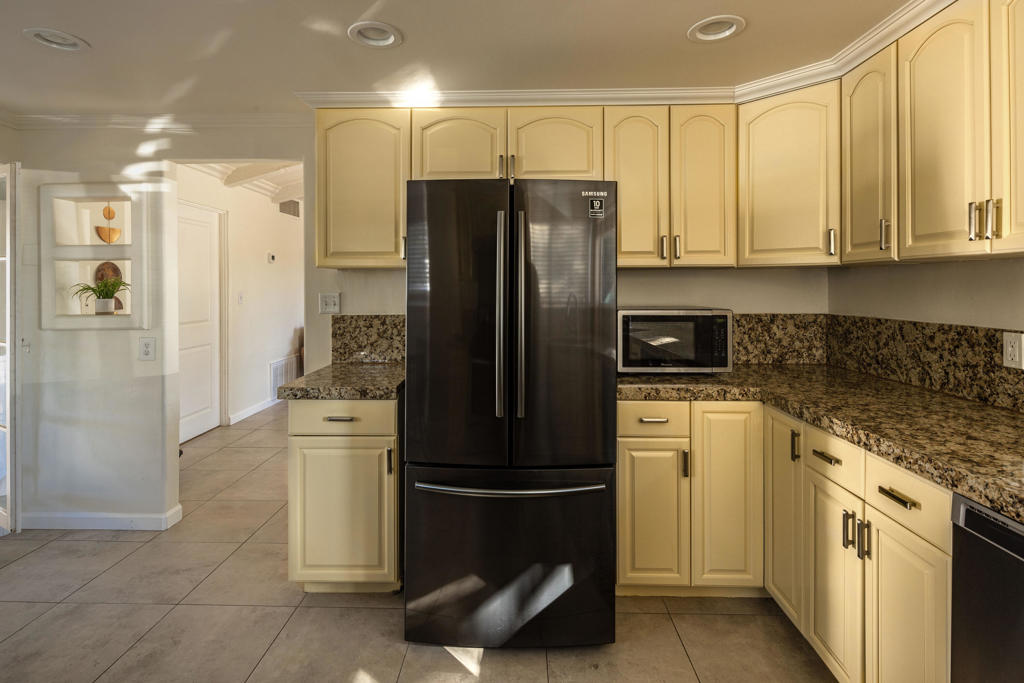 MLS #219138227PS image #10