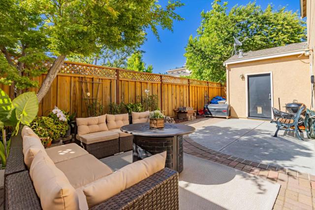 425 Knollcrest Avenue, San Jose CA: https://media.crmls.org/mediaz/e830d84c-2702-456d-8a30-03cc8c078cb9.jpg