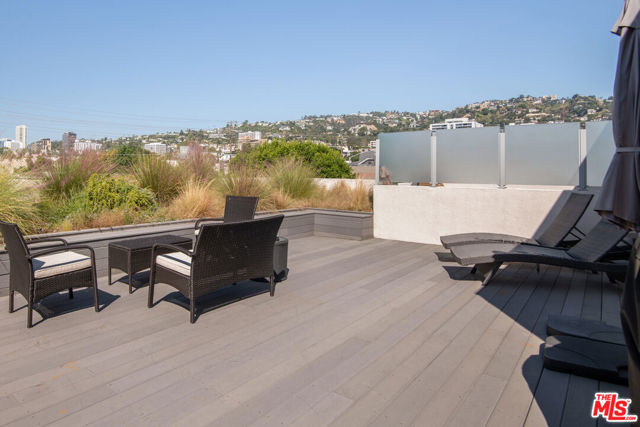 Roof Sundeck